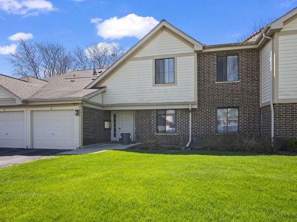 831 E Coach Road , Unit 4, Palatine, IL 60074