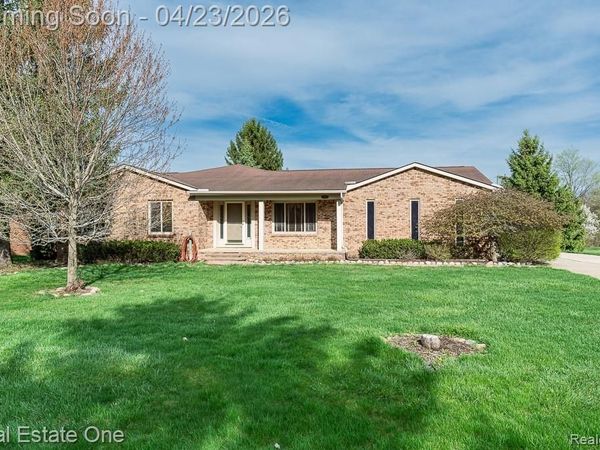 1865 Crestline Street , Rochester Hills, MI 48307