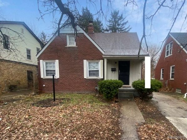 19310 Strasburg Street , Detroit, MI 48205