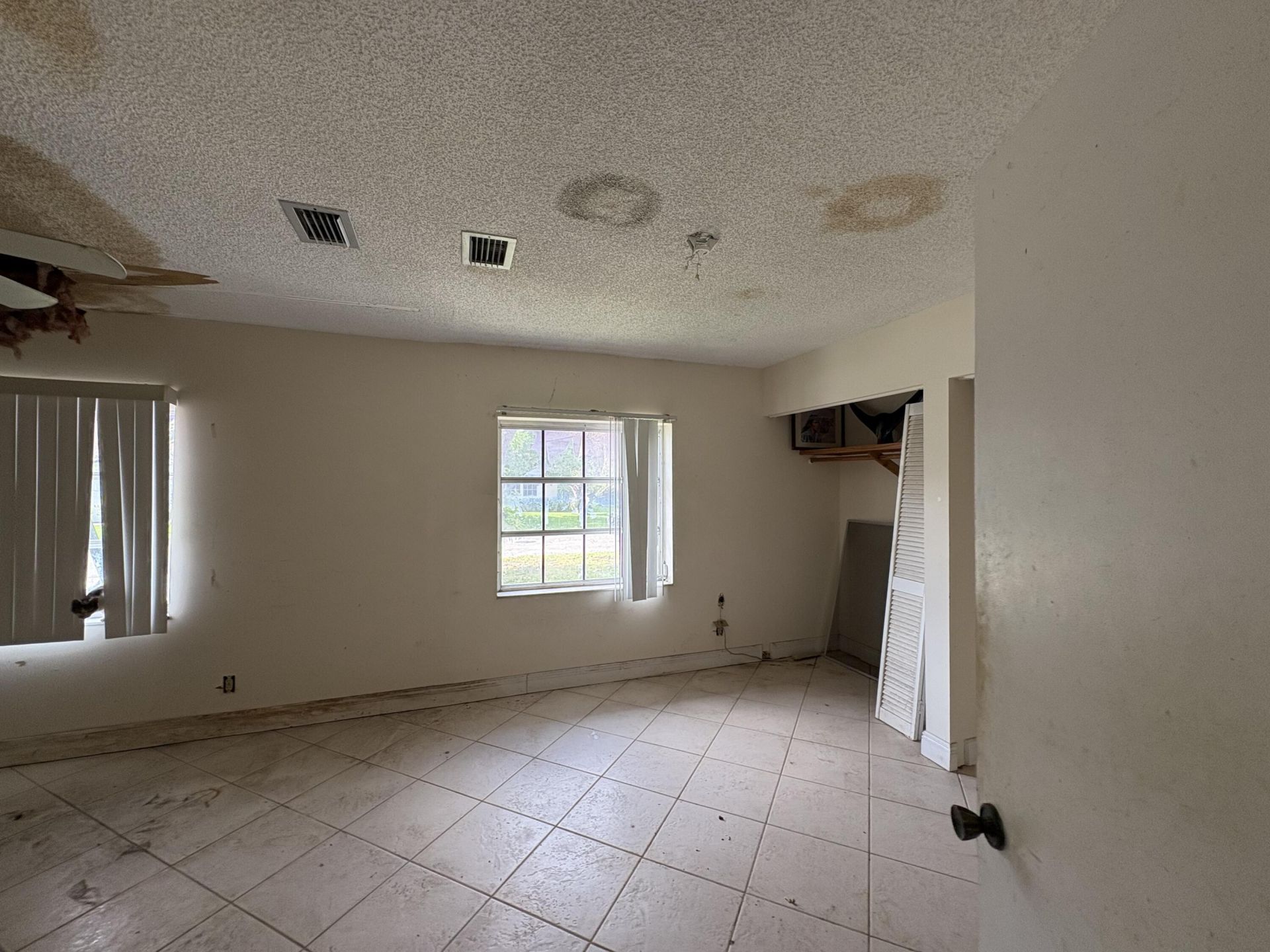 5586 N Lakewood Cir Circle E, Unit A, Margate, FL 33063 Photo