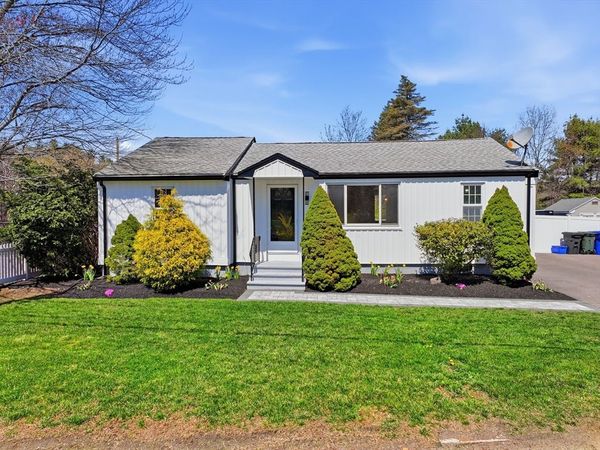 20 Mellen St, Hopedale, MA 01747