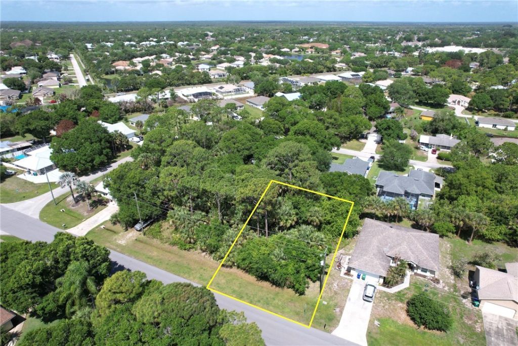 Tbd Tulip Drive, Sebastian, FL 32958 Photo