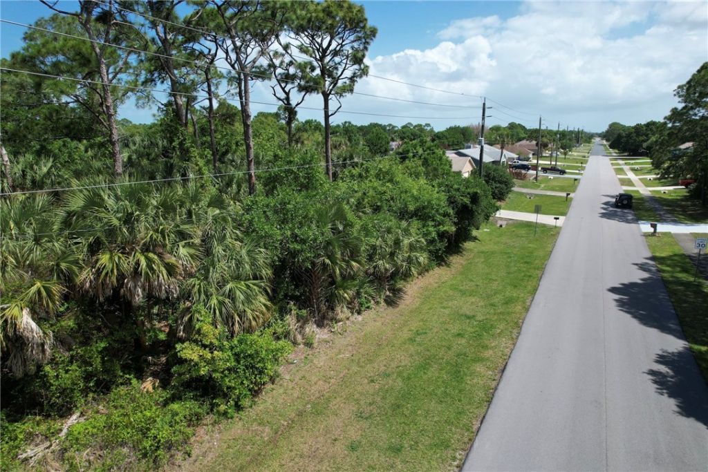 Tbd Tulip Drive, Sebastian, FL 32958 Photo