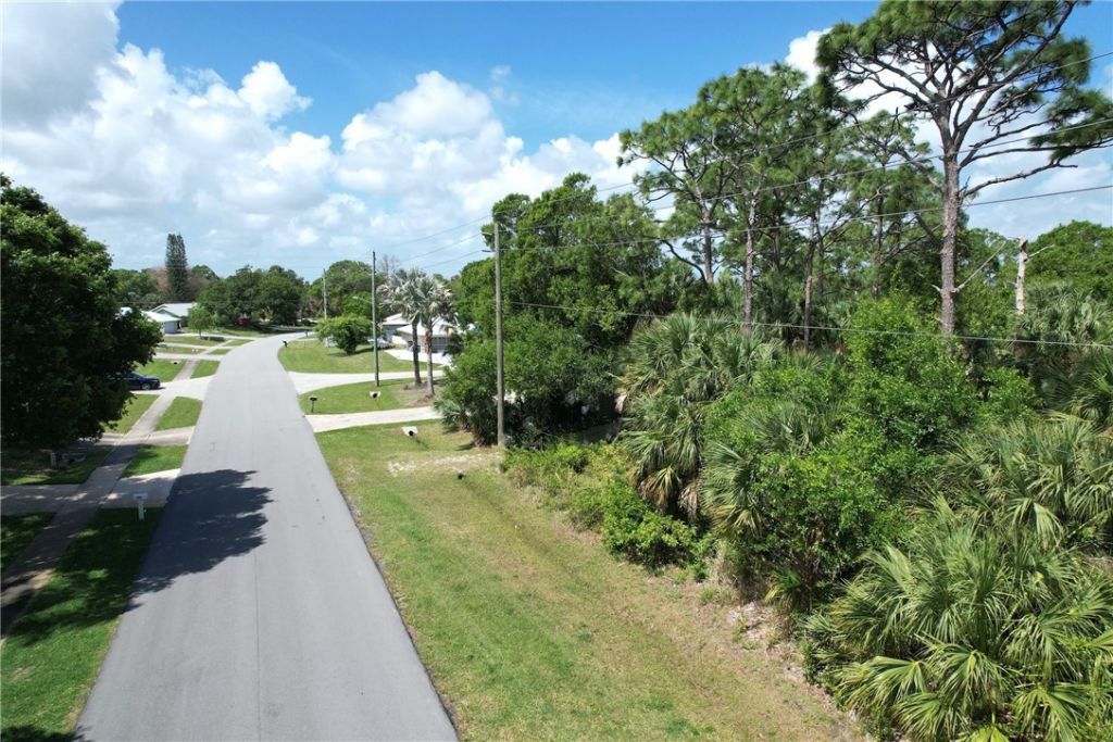 Tbd Tulip Drive, Sebastian, FL 32958 Photo