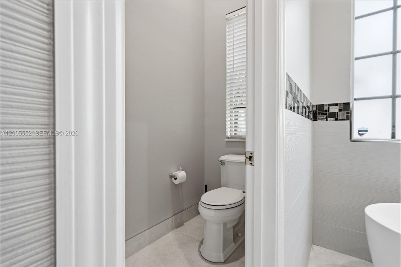 849 Crestview Circle , Weston, FL 33327 Photo