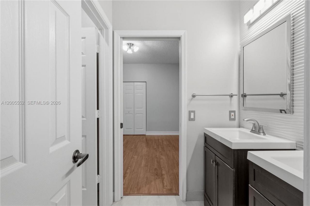 849 Crestview Circle , Weston, FL 33327 Photo