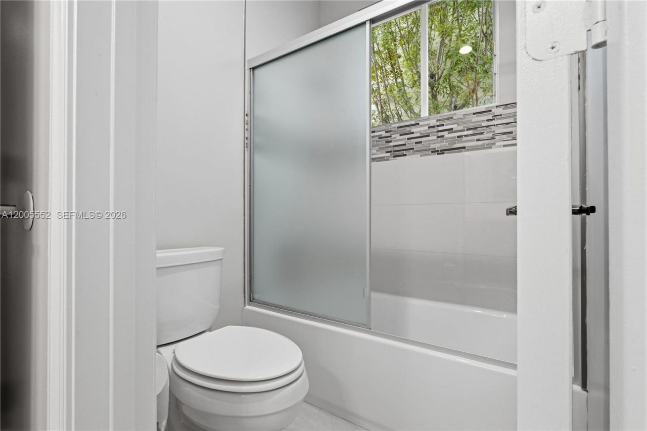 849 Crestview Circle , Weston, FL 33327 Photo