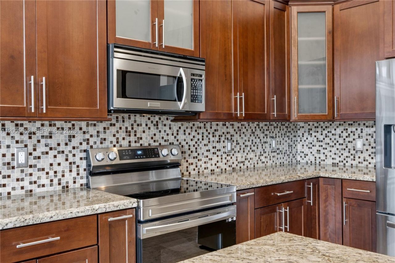 849 Crestview Circle , Weston, FL 33327 Photo