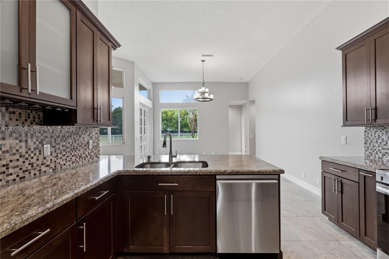 849 Crestview Circle , Weston, FL 33327 Photo