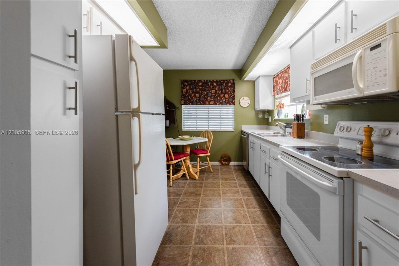 2524 SE 19th Pl , Unit 204-B, Homestead, FL 33035 Photo