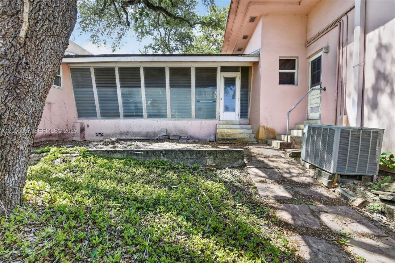 1126 SE 2nd Ave , Fort Lauderdale, FL 33316 Photo
