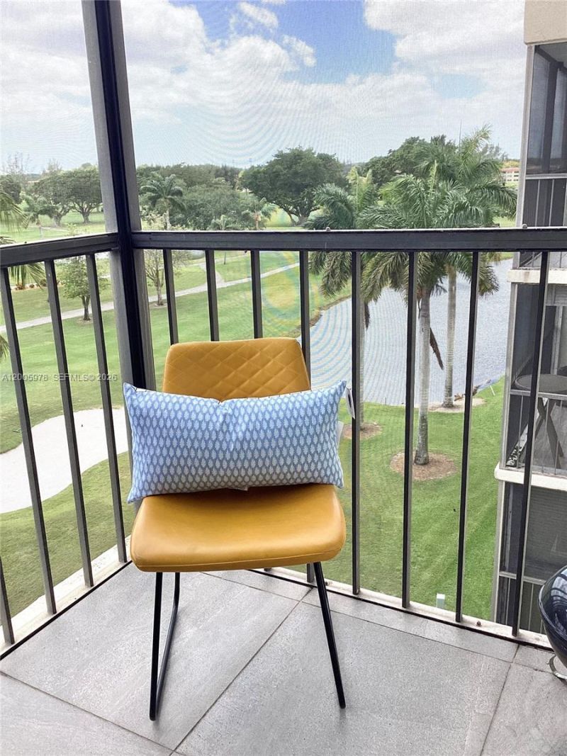 8900 Washington Blvd, Unit PH2A, Pembroke Pines, FL 33025 Photo