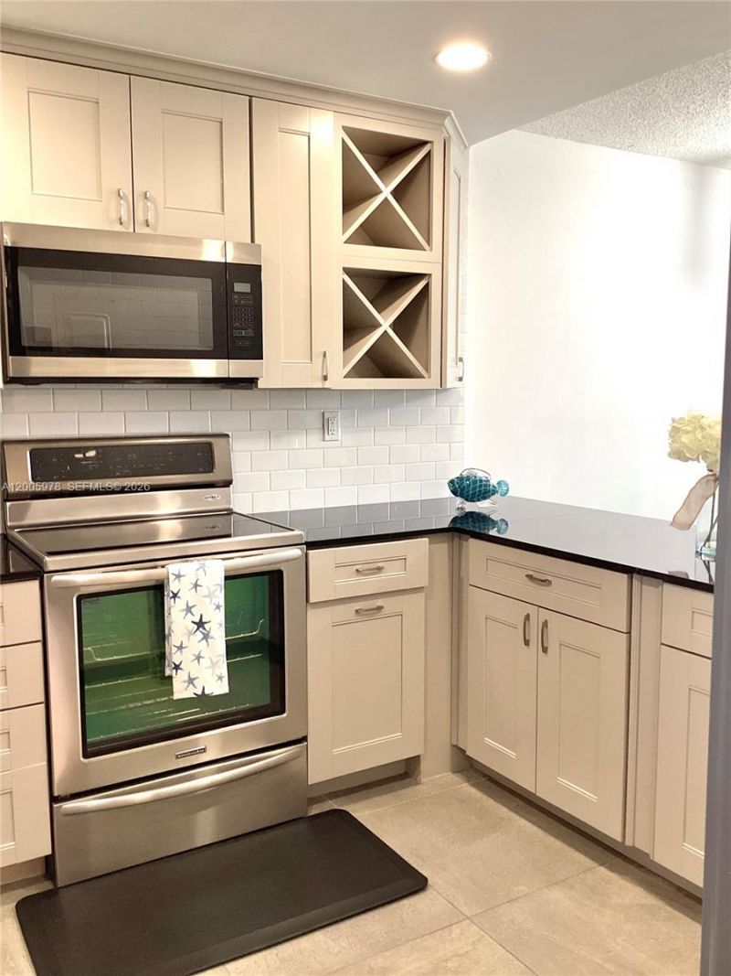 8900 Washington Blvd, Unit PH2A, Pembroke Pines, FL 33025 Photo