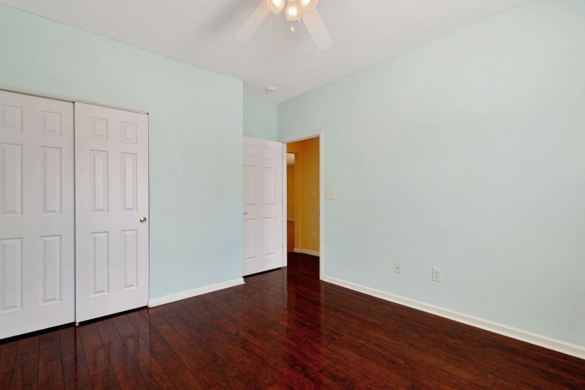 601 Hillside Ave. N Photo 18