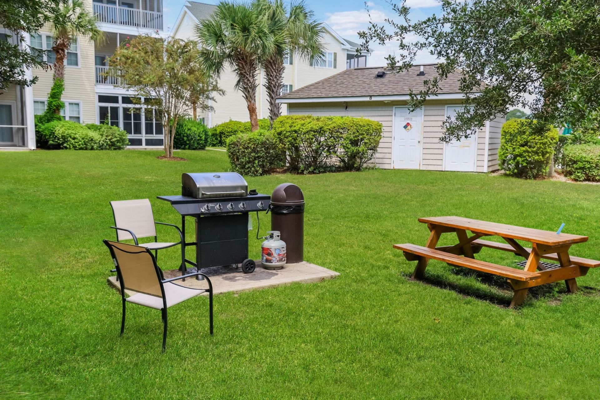 601 Hillside Ave. N Photo 32