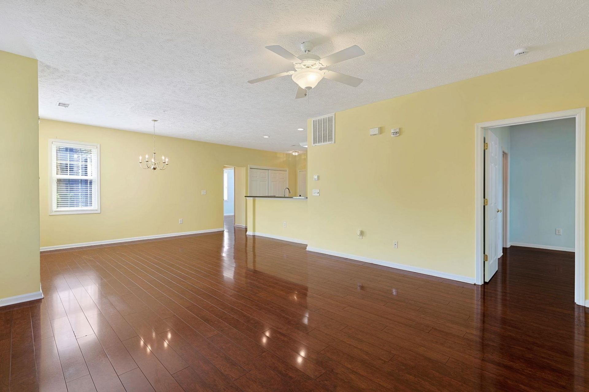 601 Hillside Ave. N Photo 6