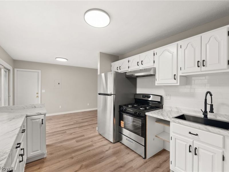 6194 Eldridge Boulevard, Bedford Heights, OH 44146 Photo 25