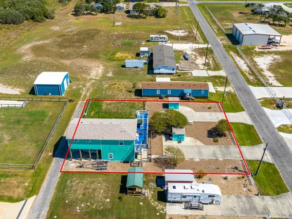 2001-2003 S Doughty, Rockport, TX 78382