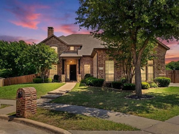 6631 Crestmoor Lane, Sachse, TX 75048