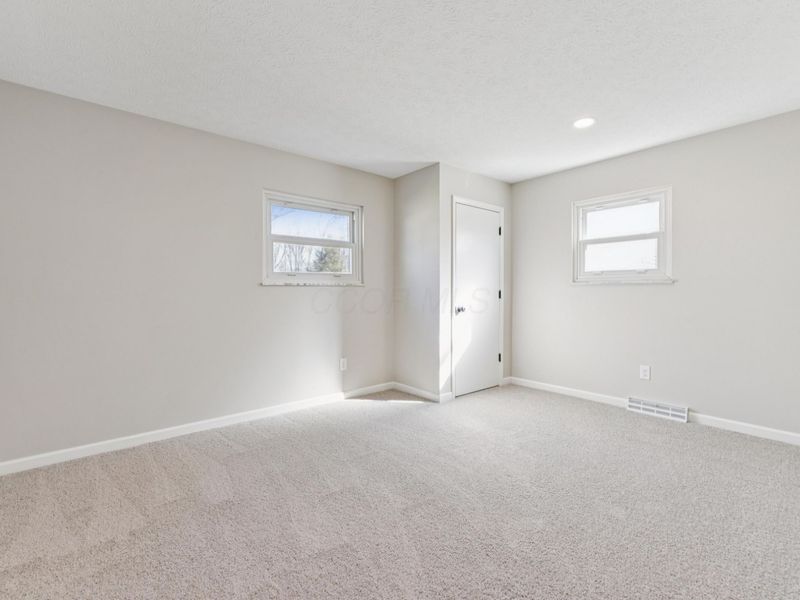 2691 Maplewood Drive, Columbus, OH 43231 Photo 24