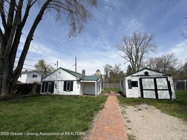 3024 W Jolly Road, Lansing, MI 48911