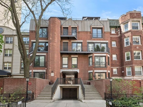 2736 N Hampden Court , Unit 205, Chicago, IL 60614