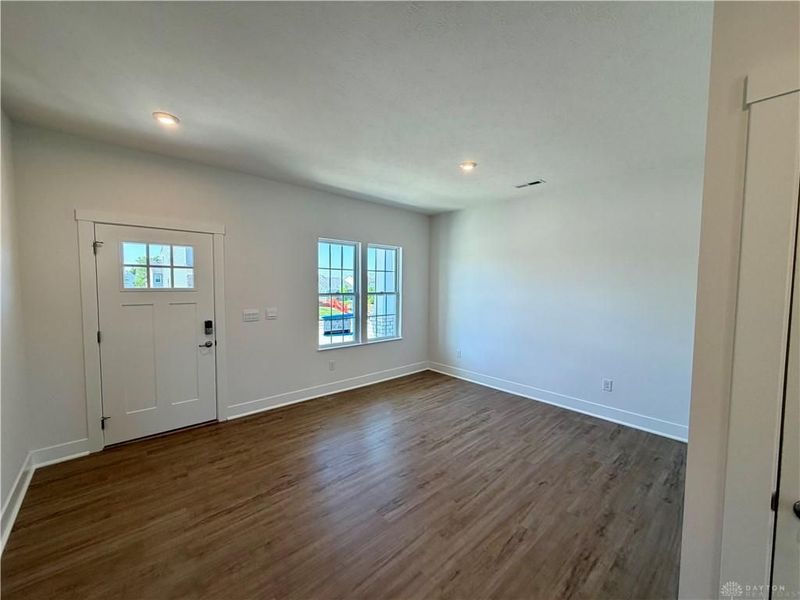 130 Magnolia Lane, Springboro, OH 45066 Photo 2