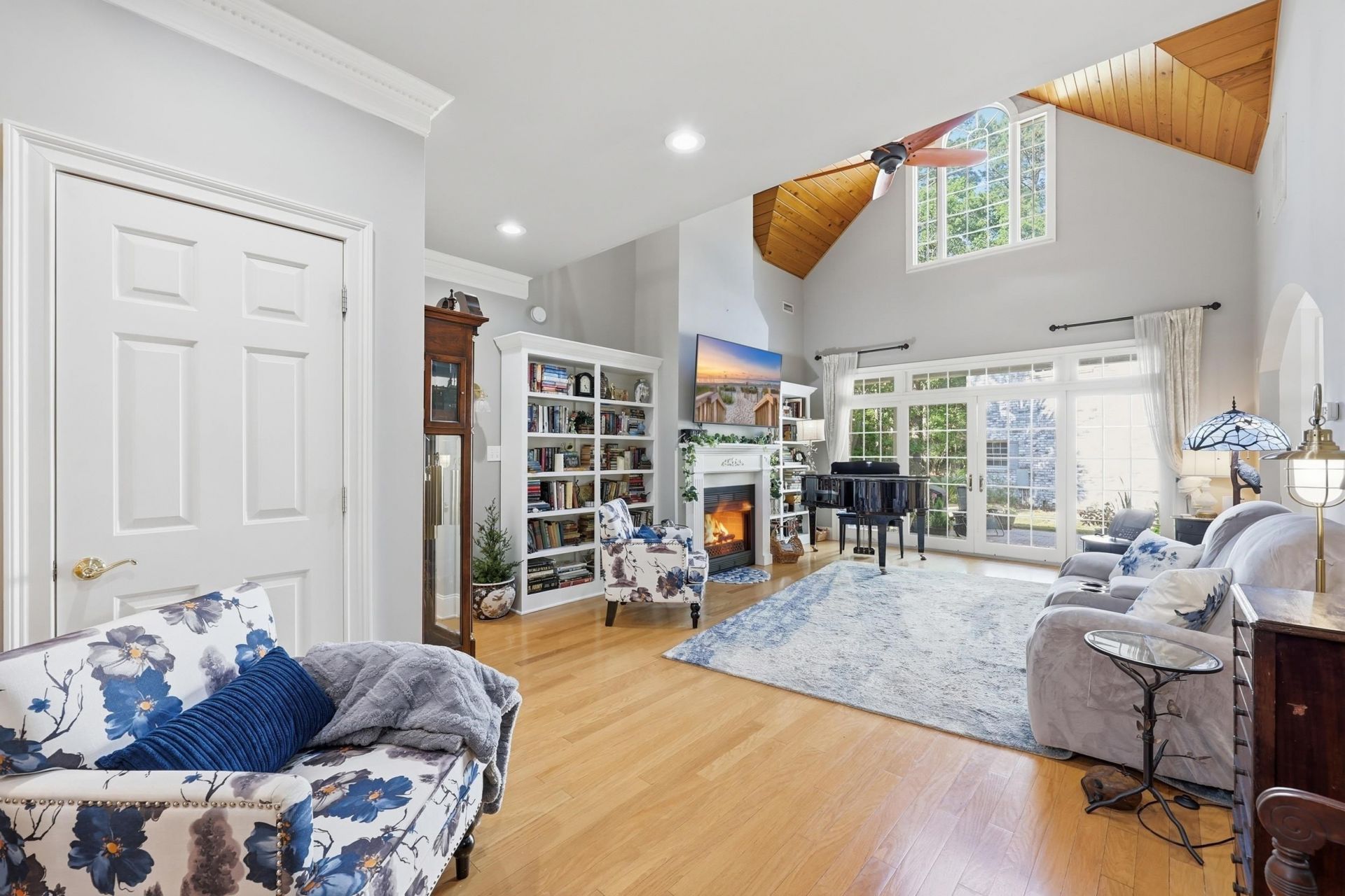 3379 Shadow Moss Ln. Photo 19