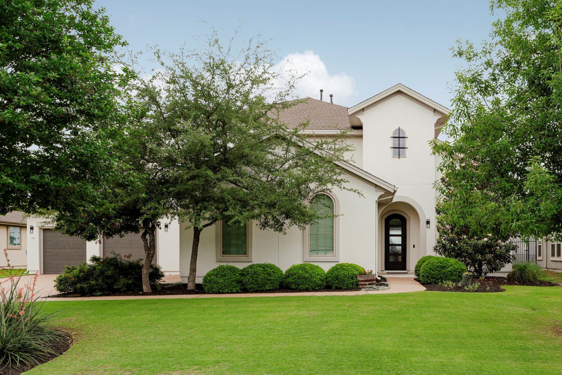 291 Katie Dr, Austin, TX 78737 Main Photo