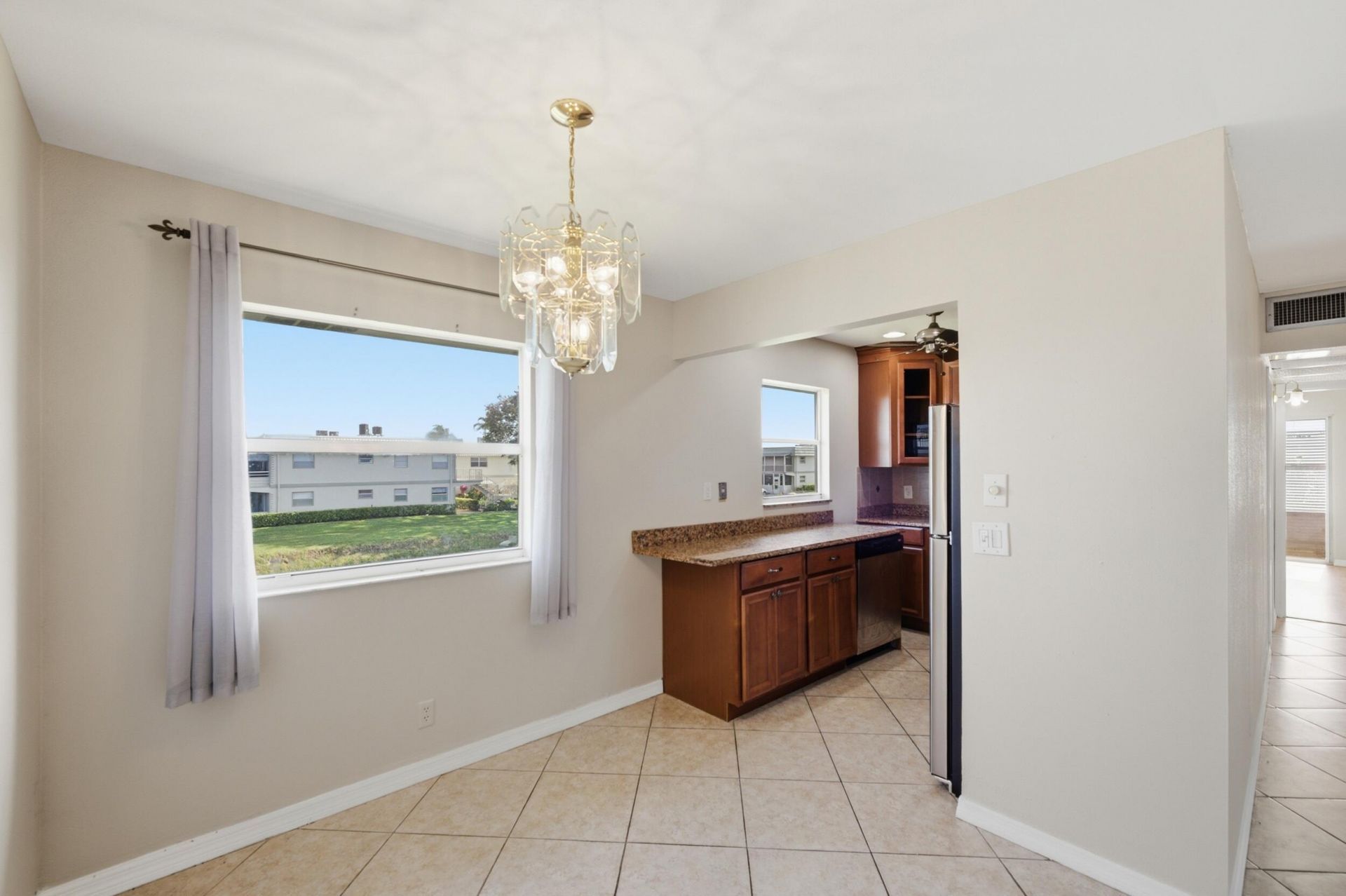 384 Saxony H, Delray Beach, FL 33446 Photo