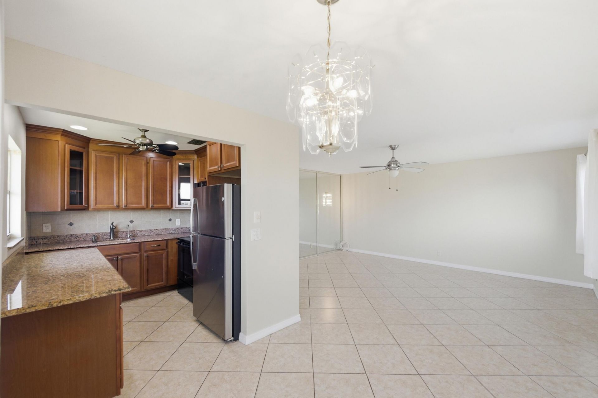 384 Saxony H, Delray Beach, FL 33446 Photo