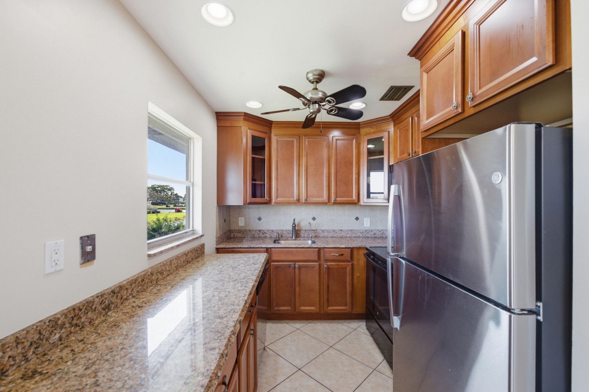 384 Saxony H, Delray Beach, FL 33446 Photo