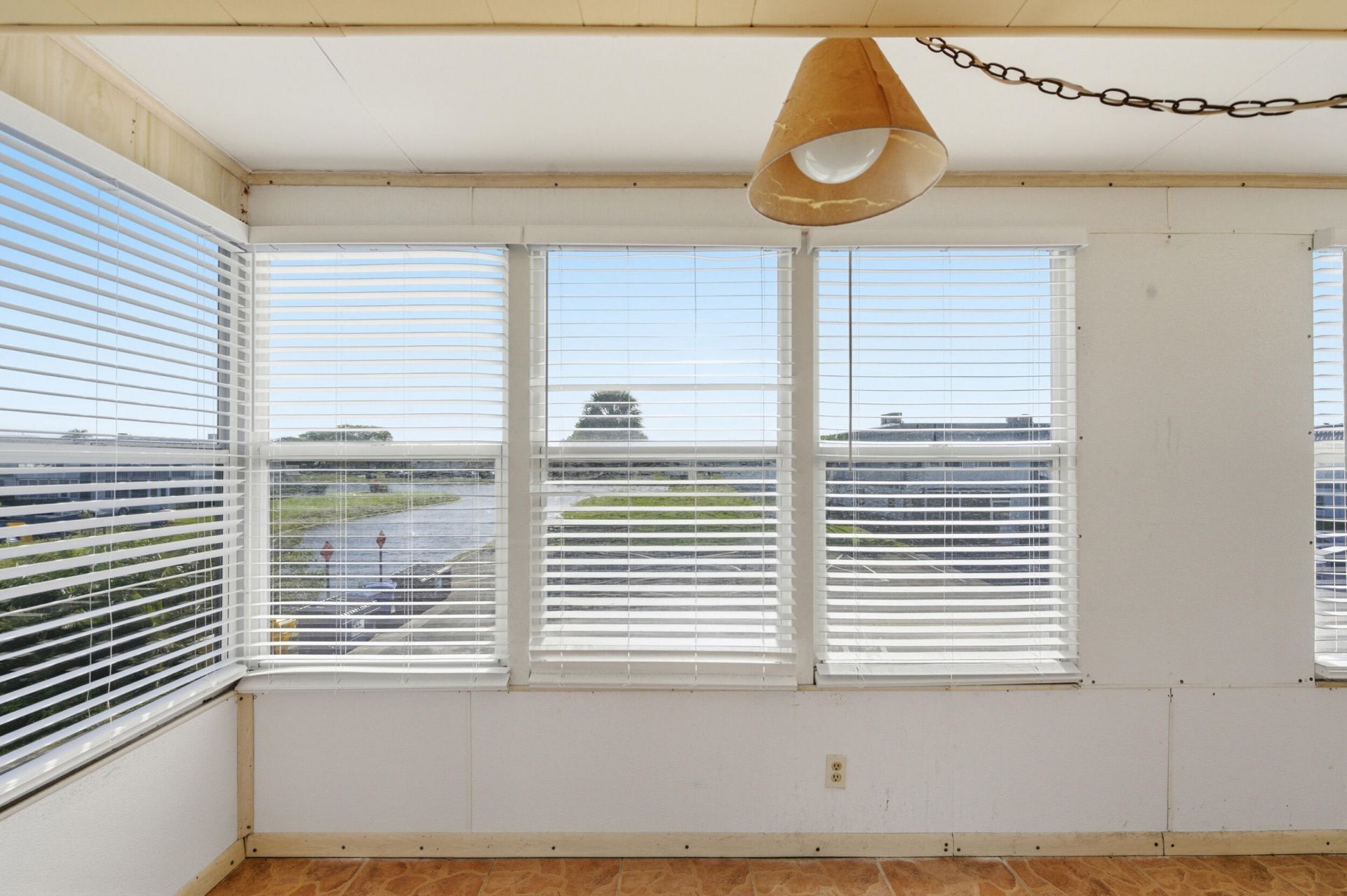 384 Saxony H, Delray Beach, FL 33446 Photo