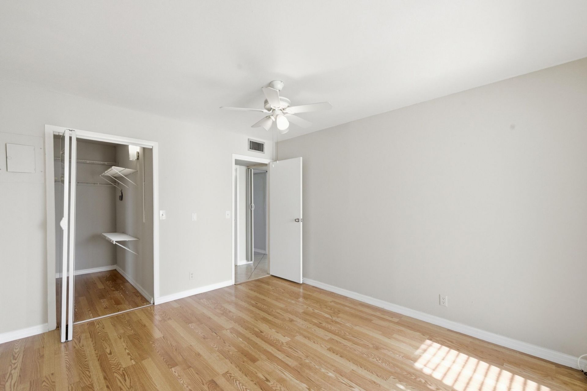 384 Saxony H, Delray Beach, FL 33446 Photo
