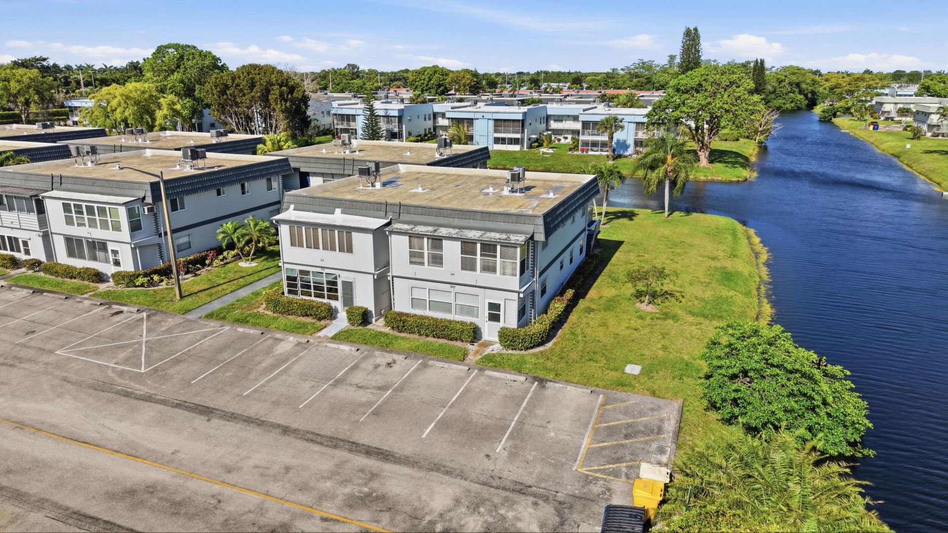 384 Saxony H, Delray Beach, FL 33446 Photo