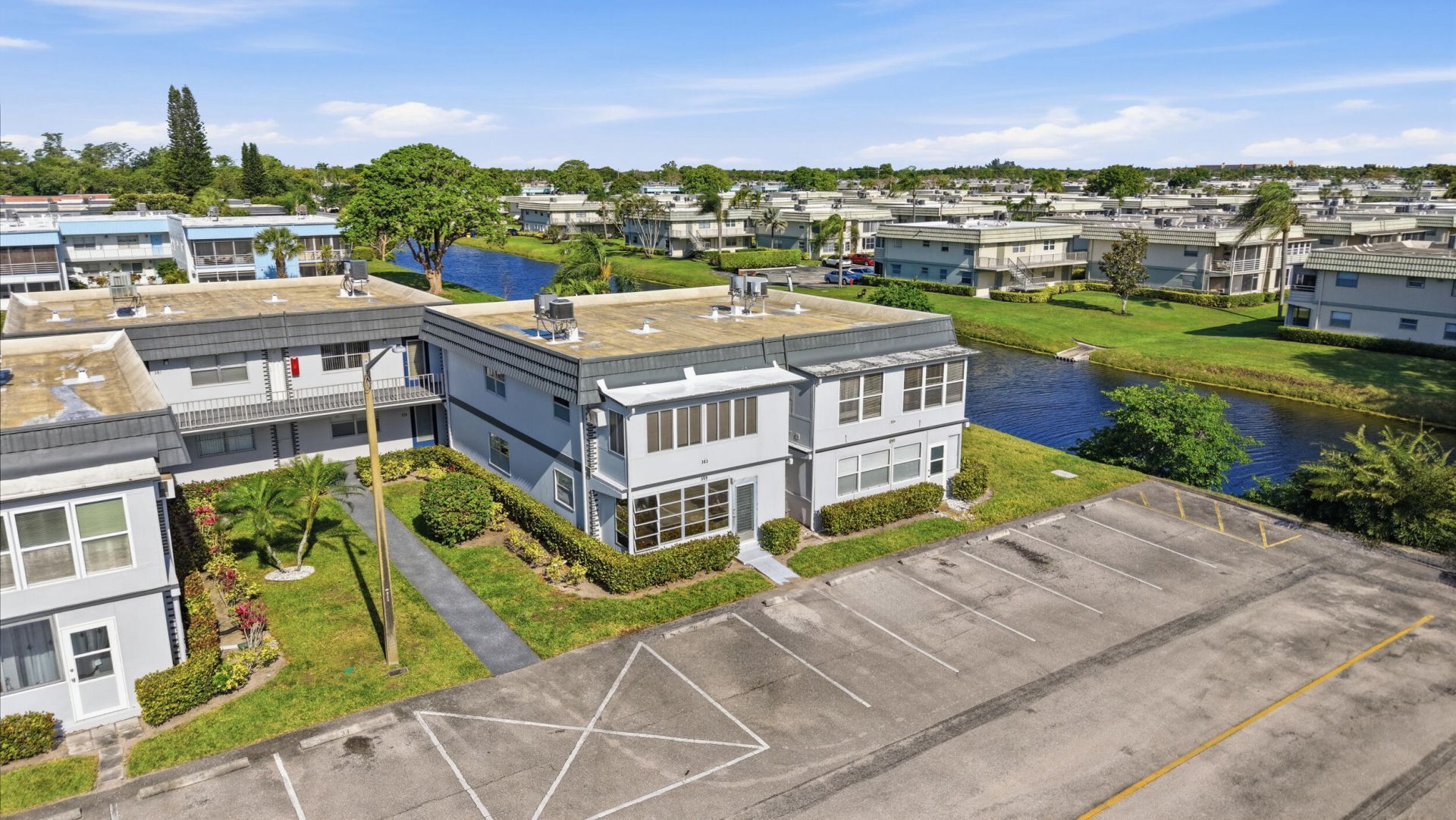 384 Saxony H, Delray Beach, FL 33446 Photo