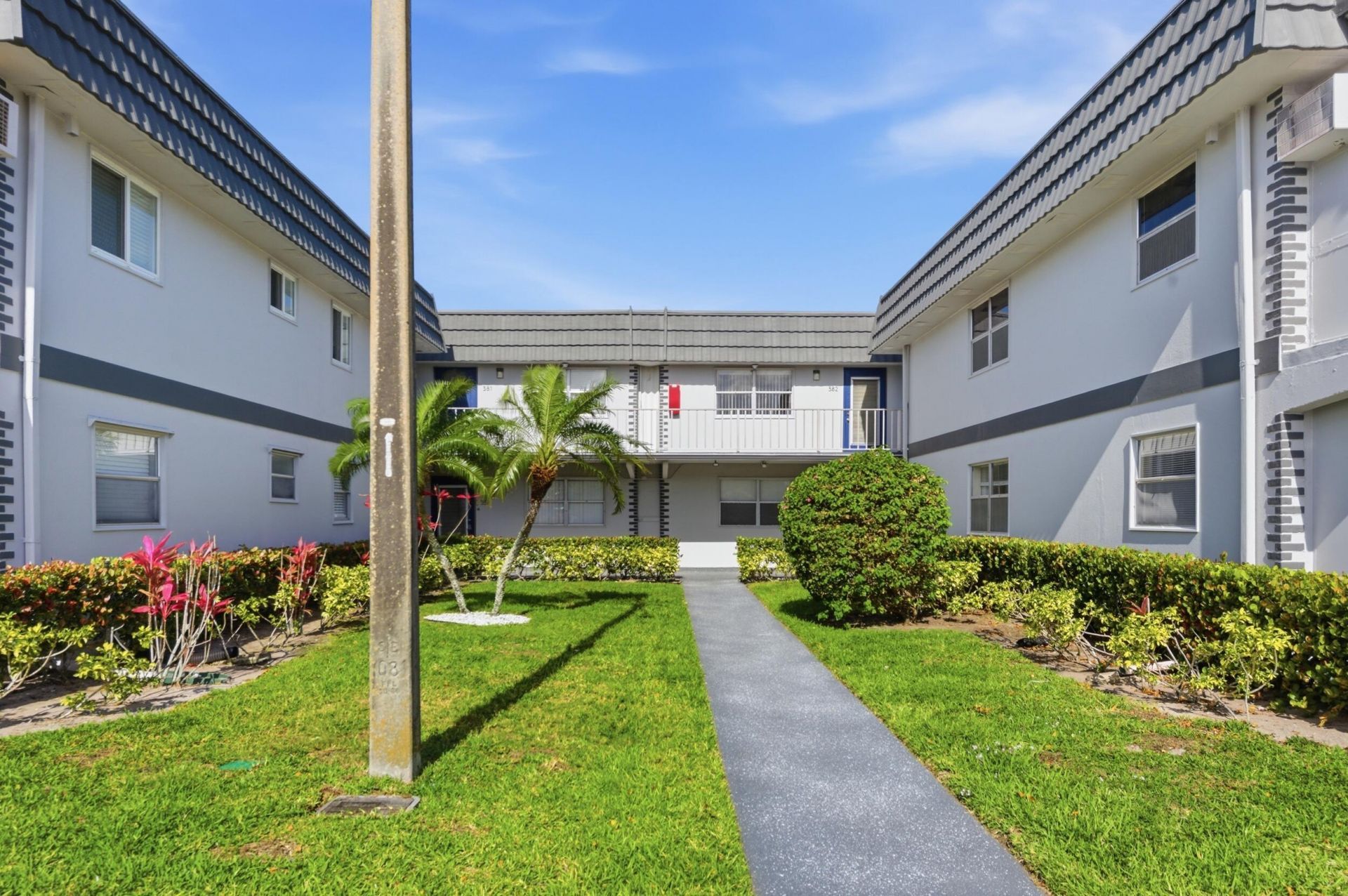 384 Saxony H, Delray Beach, FL 33446 Photo