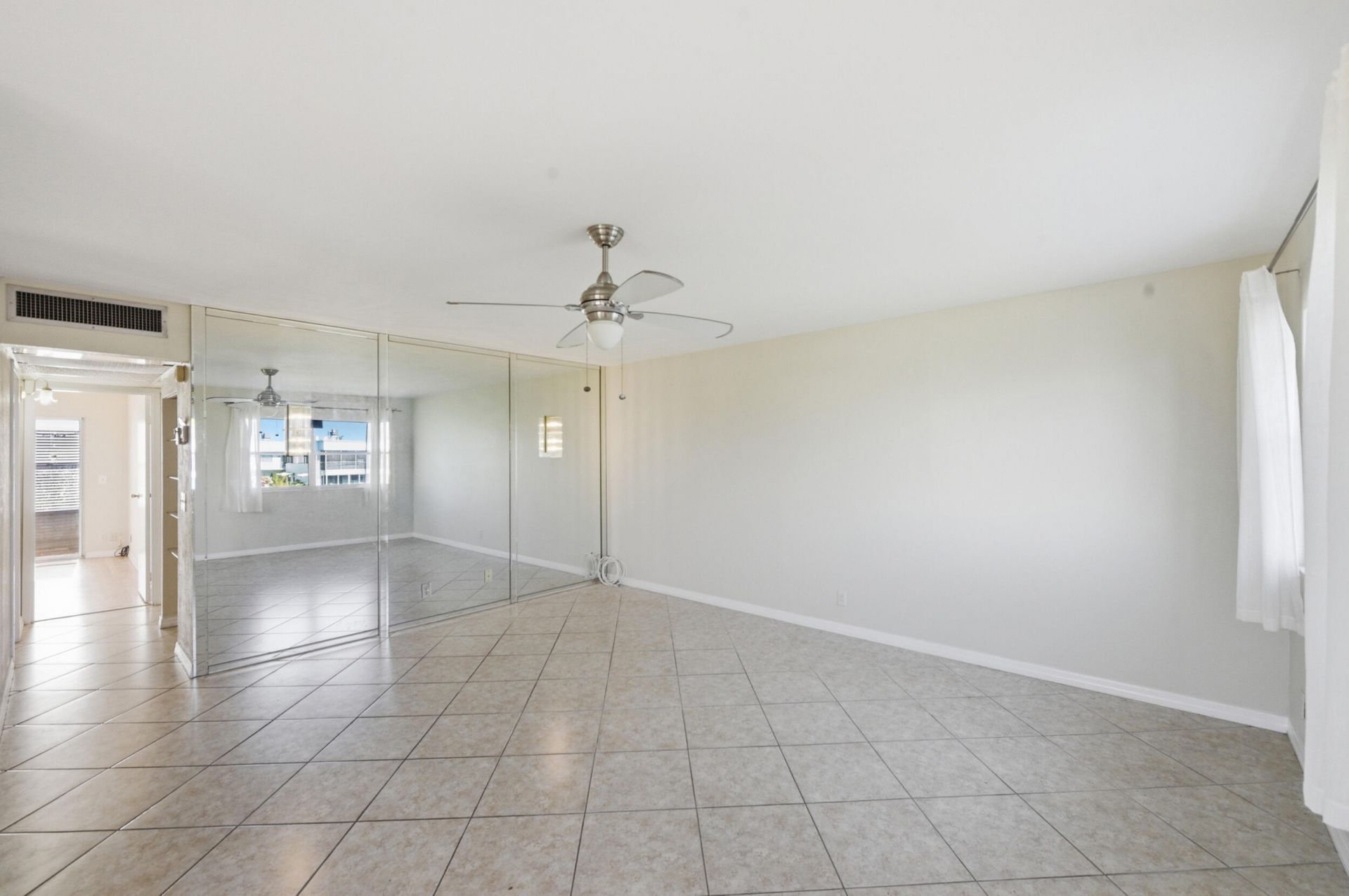 384 Saxony H, Delray Beach, FL 33446 Photo