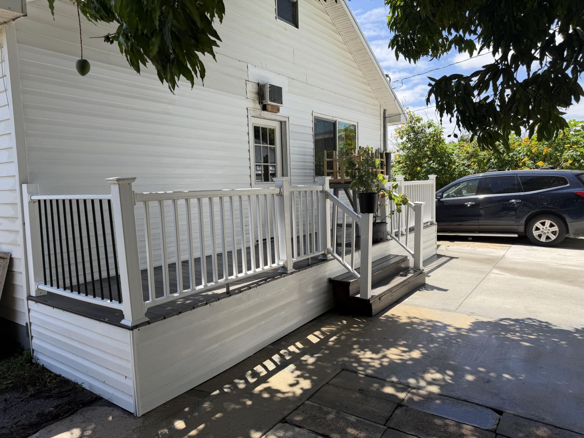 631 46th Street, West Palm Beach, FL 33407 Photo