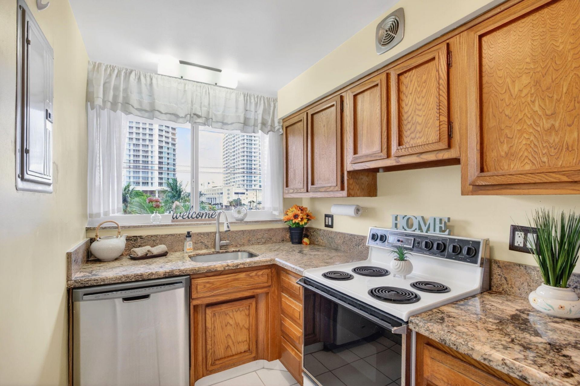 524 Orton Avenue, Unit 403, Fort Lauderdale, FL 33304 Photo