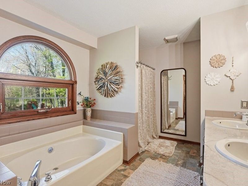 3606 Avanti Lane, Uniontown, OH 44685 Photo 30