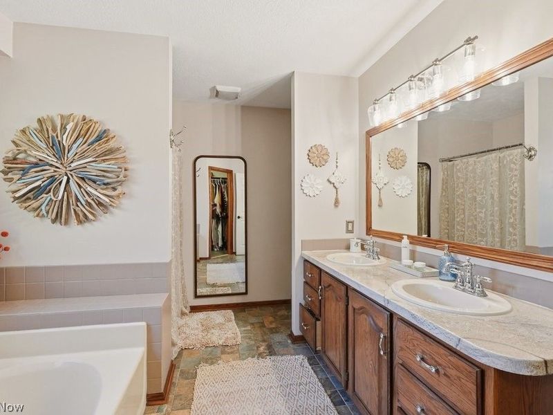 3606 Avanti Lane, Uniontown, OH 44685 Photo 31