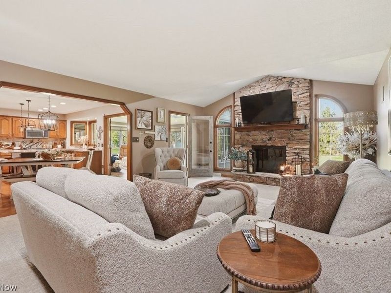 3606 Avanti Lane, Uniontown, OH 44685 Photo 8