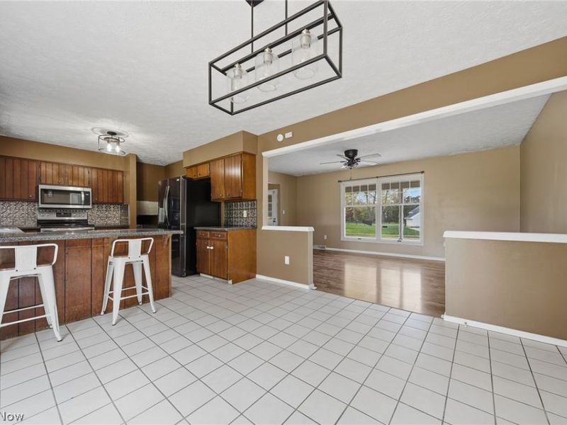 125 Springbrook Drive SE, New Philadelphia, OH 44663 Photo 5