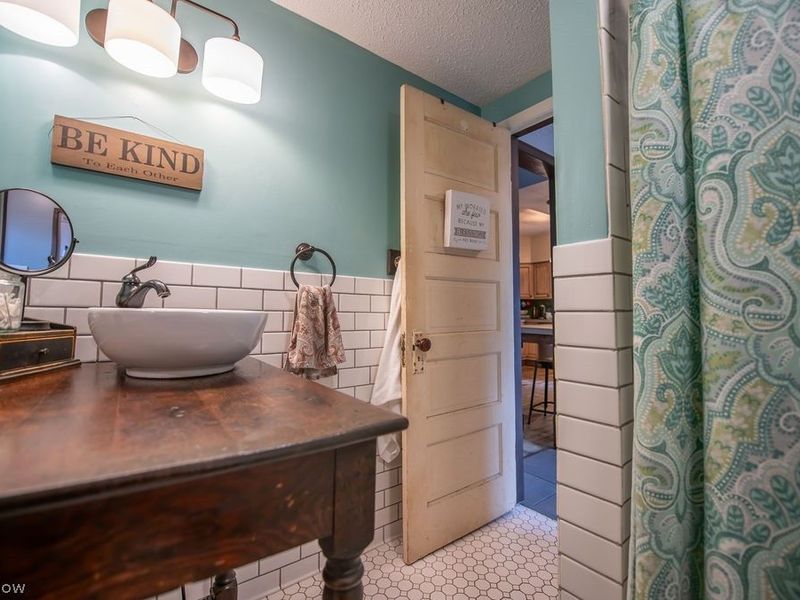 716 N Dawson Street , Uhrichsville, OH 44683 Photo 27