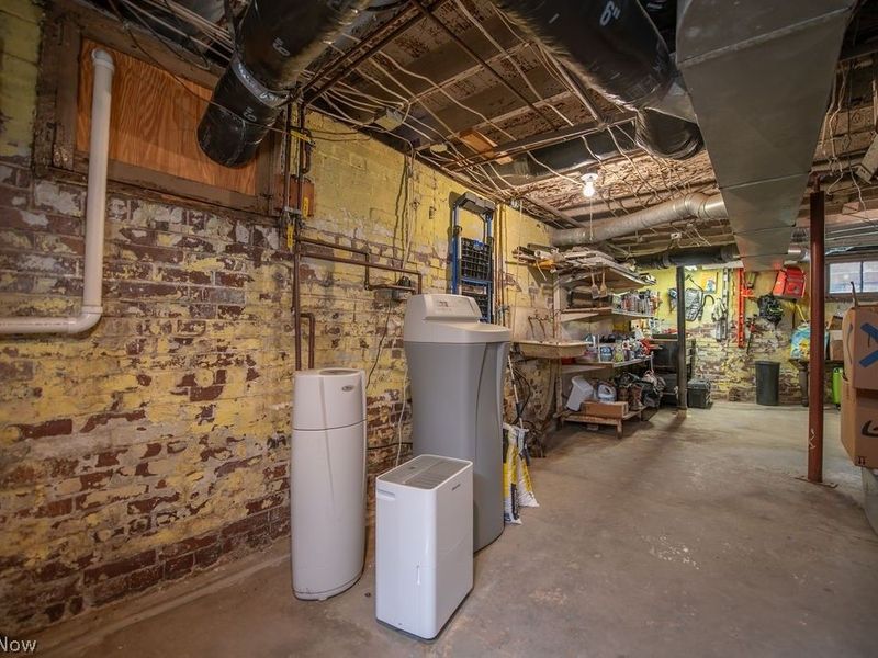 716 N Dawson Street , Uhrichsville, OH 44683 Photo 42