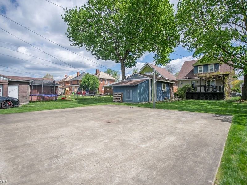 716 N Dawson Street , Uhrichsville, OH 44683 Photo 5