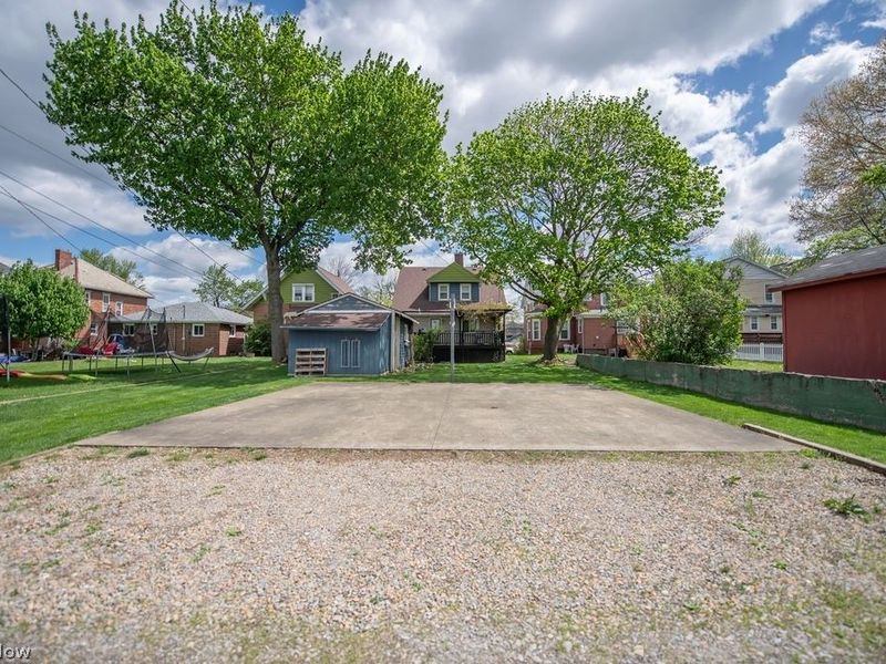 716 N Dawson Street , Uhrichsville, OH 44683 Photo 6