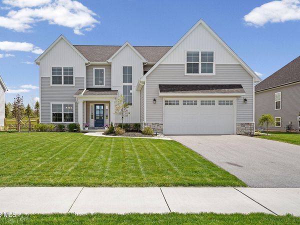 130 Barton Creek Drive, Perrysburg, OH 43551