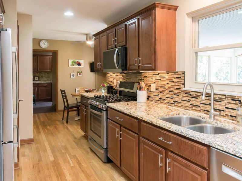 445 Fairlawn Drive, Columbus, OH 43214 Photo 12